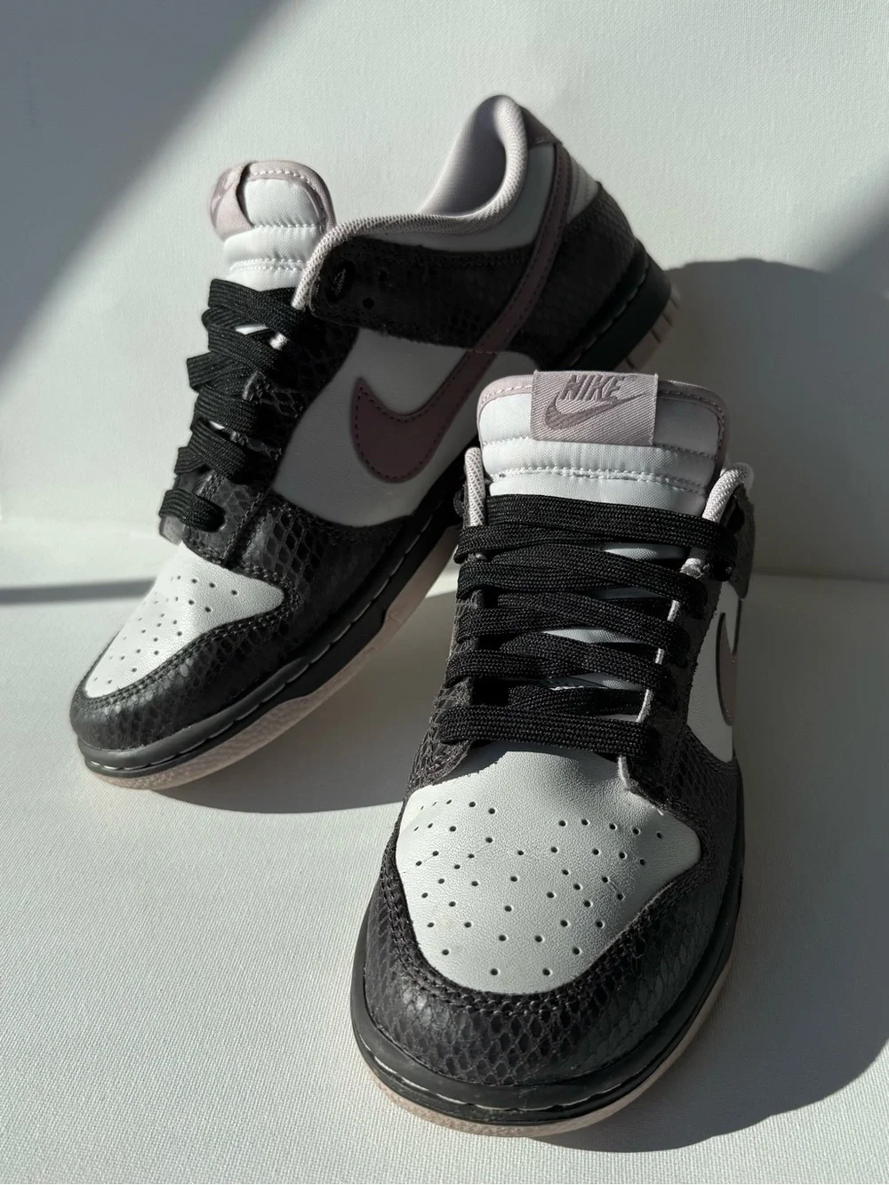 Nike Dunk Low SE Snakeskin Medium Ash Platinum Violet Men 7.5 / Women 9